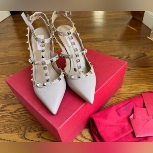 Valentino Rockstud T-Strap Pointed Pumps in Light Pink and Gold, Size 41